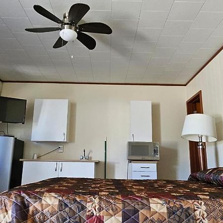 Super Nights Inn سولت سانت ماري المظهر الخارجي الصورة